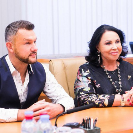 Надежда Бабкина встретилась с губернатором Югры Натальей Комаровой